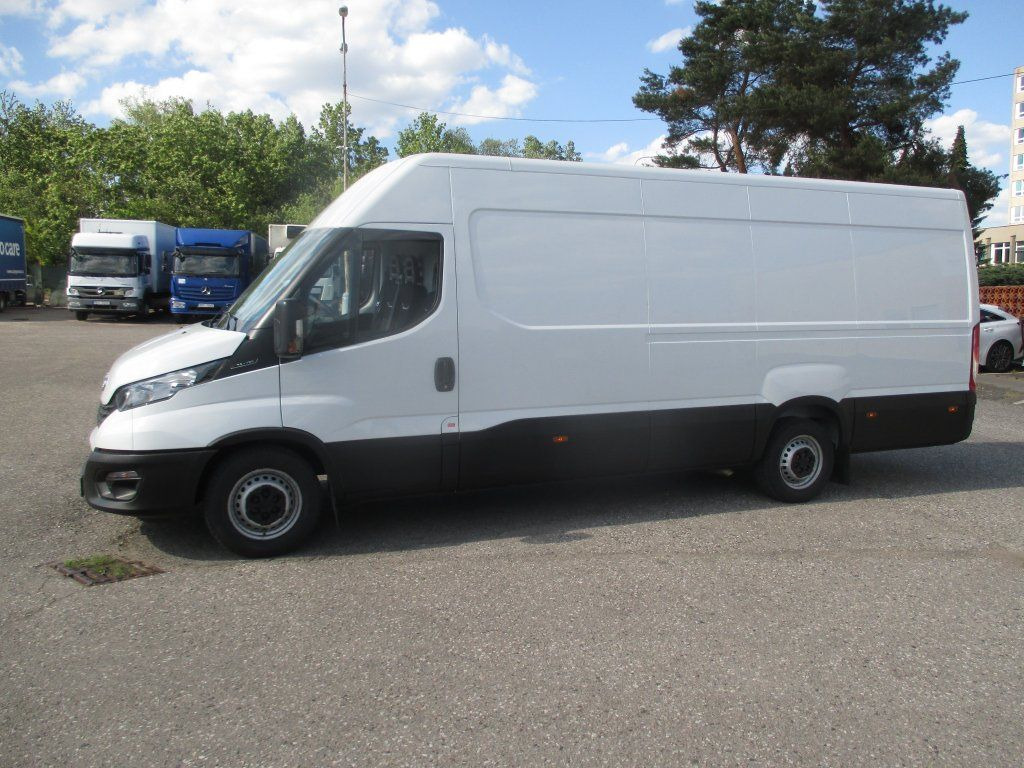 Iveco Daily 35S16 - Furgon: slika 2 Iveco Daily 35S16 - Furgon: slika 2