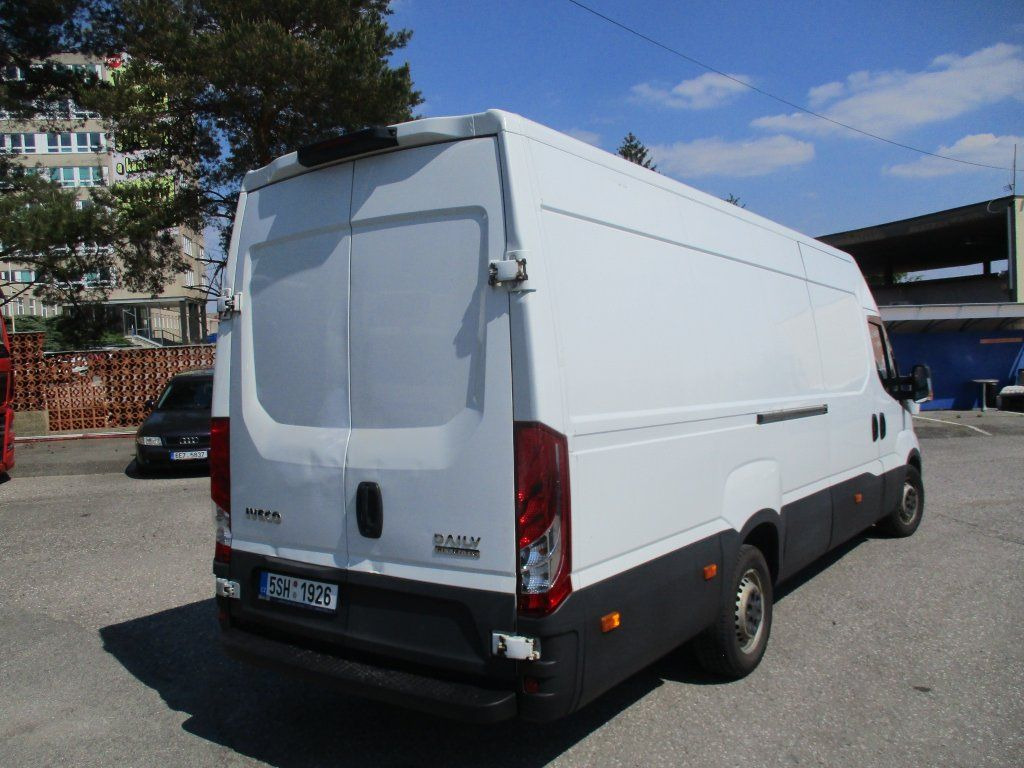 Iveco Daily 35S16 maxi - Furgon: slika 4 Iveco Daily 35S16 maxi - Furgon: slika 4