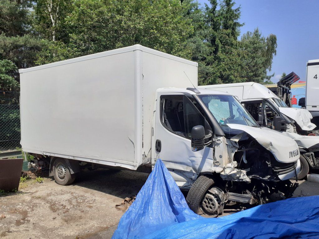 Iveco Daily 35S16 mit LBW DAMAGED - Dostavno vozilo sa zatvorenim sandukom: slika 2 Iveco Daily 35S16 mit LBW DAMAGED - Dostavno vozilo sa zatvorenim sandukom: slika 2