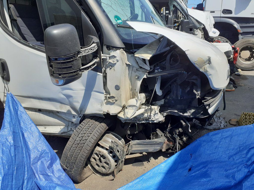 Iveco Daily 35S16 mit LBW DAMAGED - Dostavno vozilo sa zatvorenim sandukom: slika 3 Iveco Daily 35S16 mit LBW DAMAGED - Dostavno vozilo sa zatvorenim sandukom: slika 3