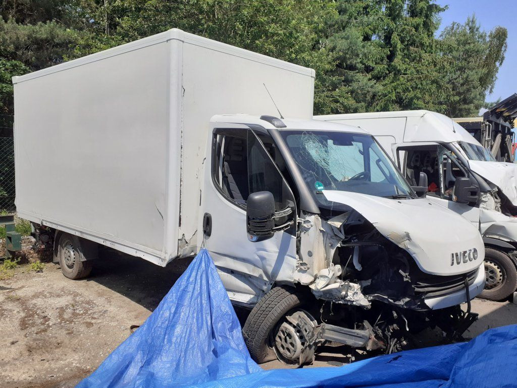 Iveco Daily 35S16 mit LBW DAMAGED - Dostavno vozilo sa zatvorenim sandukom: slika 1 Iveco Daily 35S16 mit LBW DAMAGED - Dostavno vozilo sa zatvorenim sandukom: slika 1