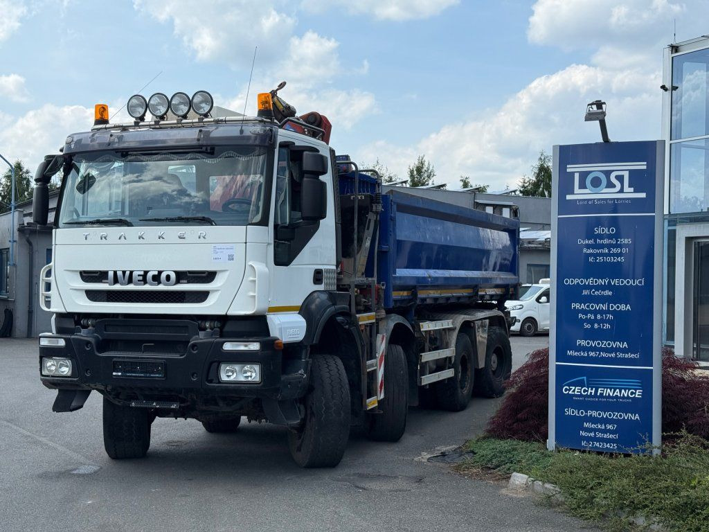 Iveco Trakker AD410 T45 8x8 + HMF 1643 Z2 - Istovarivač: slika 1 Iveco Trakker AD410 T45 8x8 + HMF 1643 Z2 - Istovarivač: slika 1
