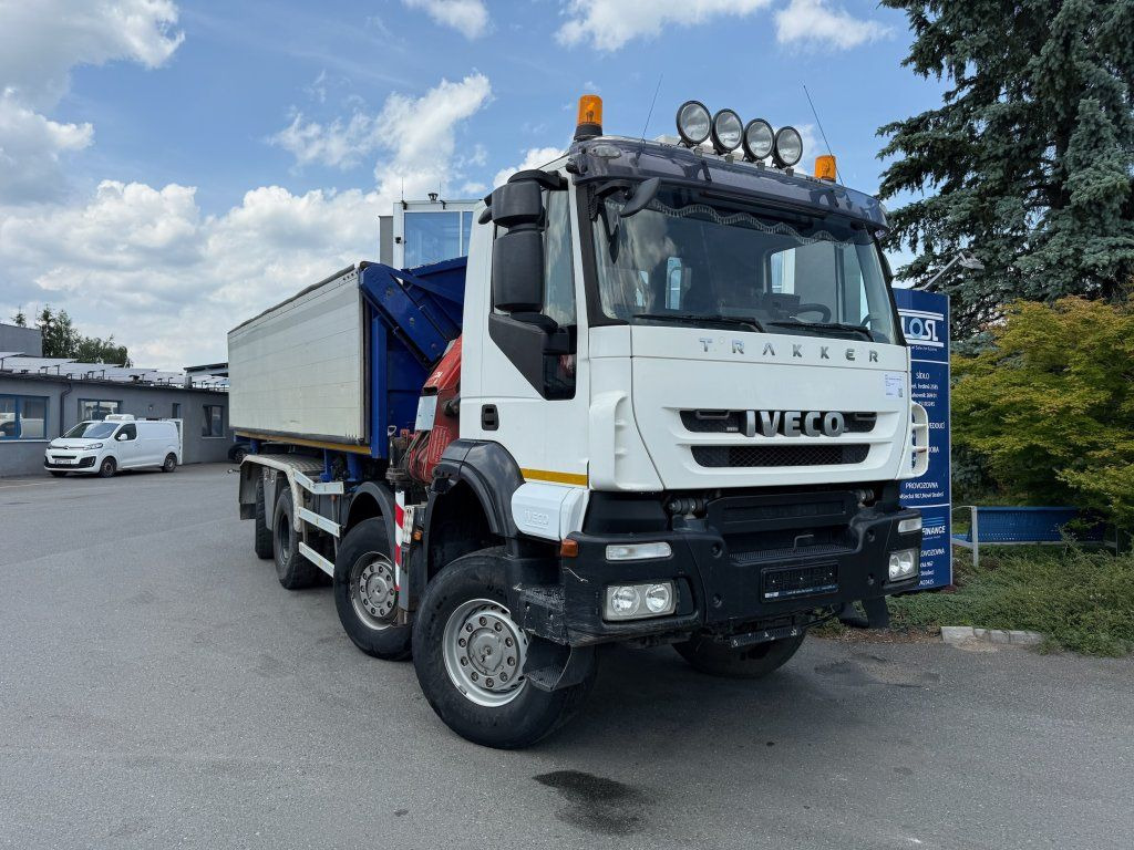 Iveco Trakker AD410 T45 8x8 + HMF 1643 Z2 - Istovarivač: slika 2 Iveco Trakker AD410 T45 8x8 + HMF 1643 Z2 - Istovarivač: slika 2