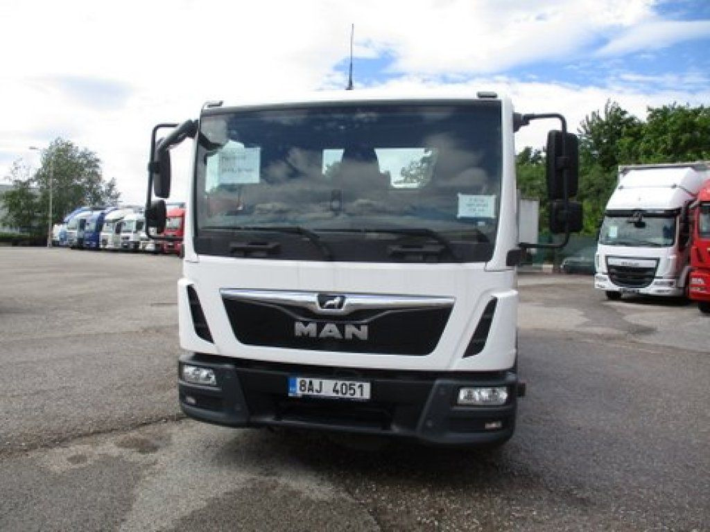 MAN 12.220 TGL - Kamion sa zatvorenim sandukom: slika 2 MAN 12.220 TGL - Kamion sa zatvorenim sandukom: slika 2