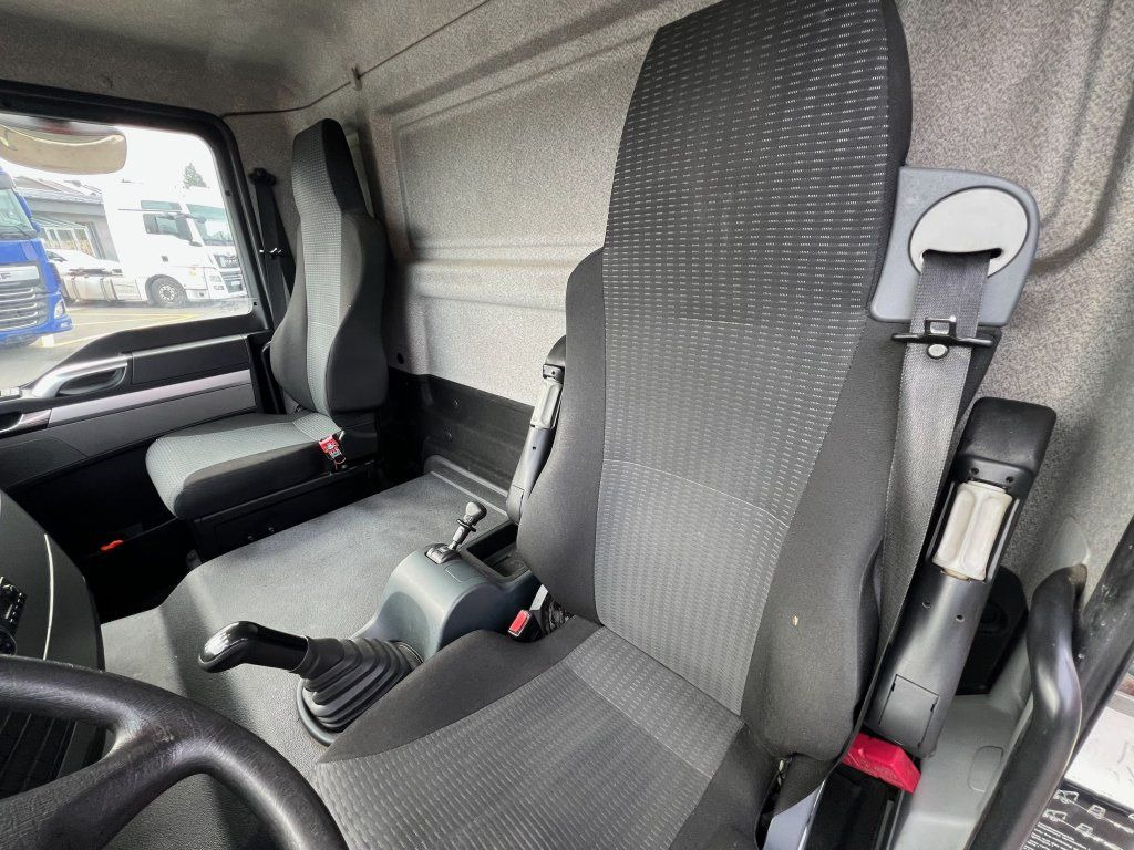 Hladnjača MAN TGL12.220 EURO 6 Carrier Xarios 600: slika 17