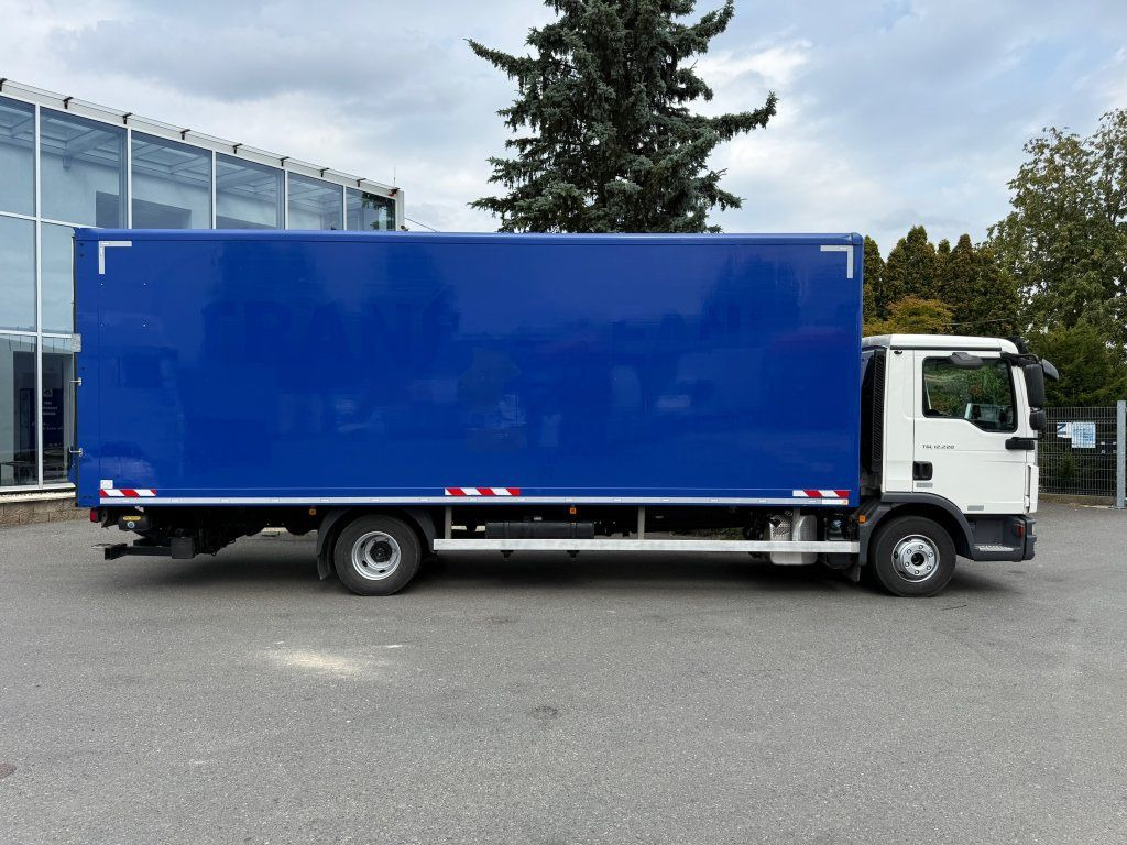 MAN TGL12.220 EURO 6 - Kamion sa zatvorenim sandukom: slika 3 MAN TGL12.220 EURO 6 - Kamion sa zatvorenim sandukom: slika 3