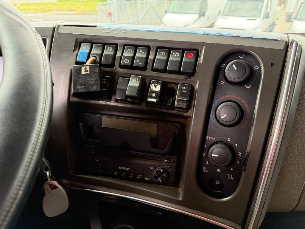 Istovarivač Renault Kerax 450 S3 8x4 EURO 4: slika 20