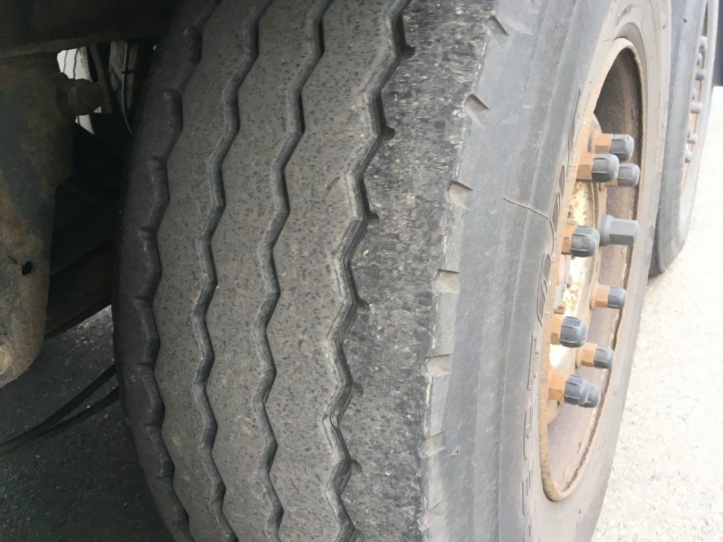 Poluprikolica sa zatvorenim sandukom Schmitz Cargobull SKO24 Carrier: slika 12