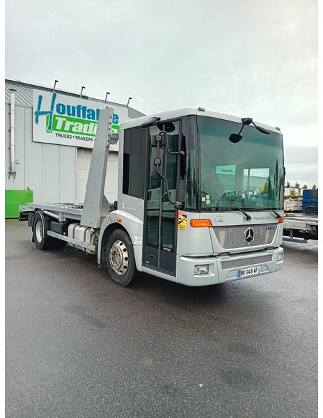 Mercedes-Benz Econic 1833 - Šlep vozilo: slika 2 Mercedes-Benz Econic 1833 - Šlep vozilo: slika 2