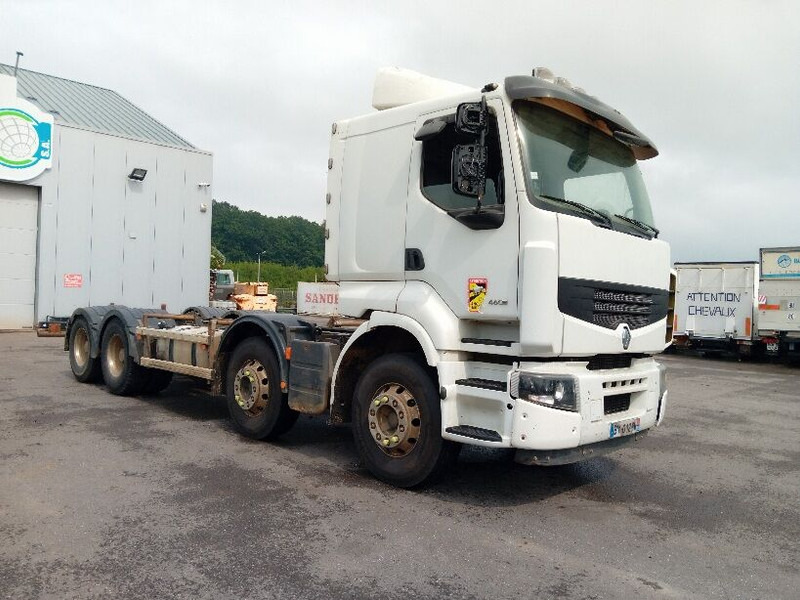 Renault Premium Lander - Kamion sa golom šasijom i zatvorenom kabinom: slika 4 Renault Premium Lander - Kamion sa golom šasijom i zatvorenom kabinom: slika 4