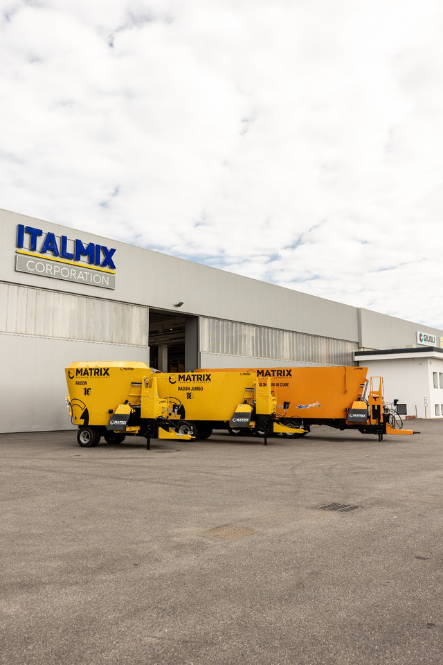 ITALMIX radon-jumbo-cube - Prikolica za mešanje stočne hrane: slika 1 ITALMIX radon-jumbo-cube - Prikolica za mešanje stočne hrane: slika 1