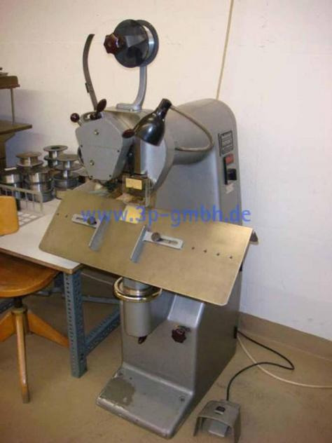 Hohner Favorit wire stapling machine - Štamparska mašina: slika 1 Hohner Favorit wire stapling machine - Štamparska mašina: slika 1