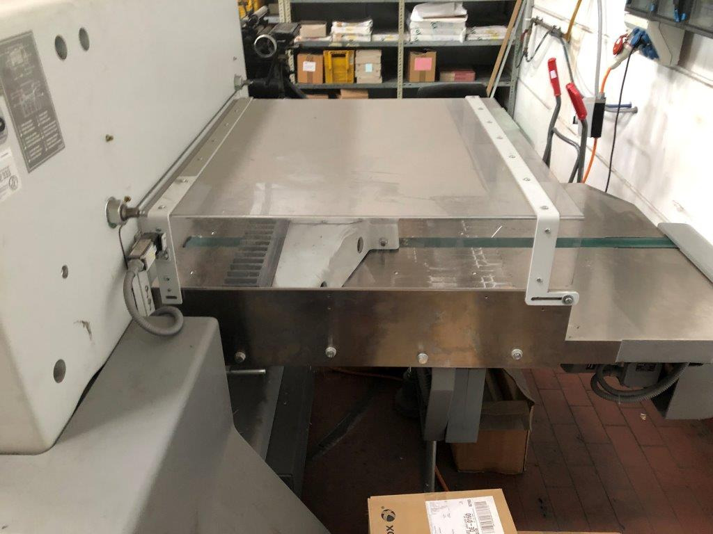 Polar 92 XT high-speed cutting line with RA-2 vibrator, optional LW 450 lift and counting scale - Mašina za rezanje papira: slika 2 Polar 92 XT high-speed cutting line with RA-2 vibrator, optional LW 450 lift and counting scale - Mašina za rezanje papira: slika 2