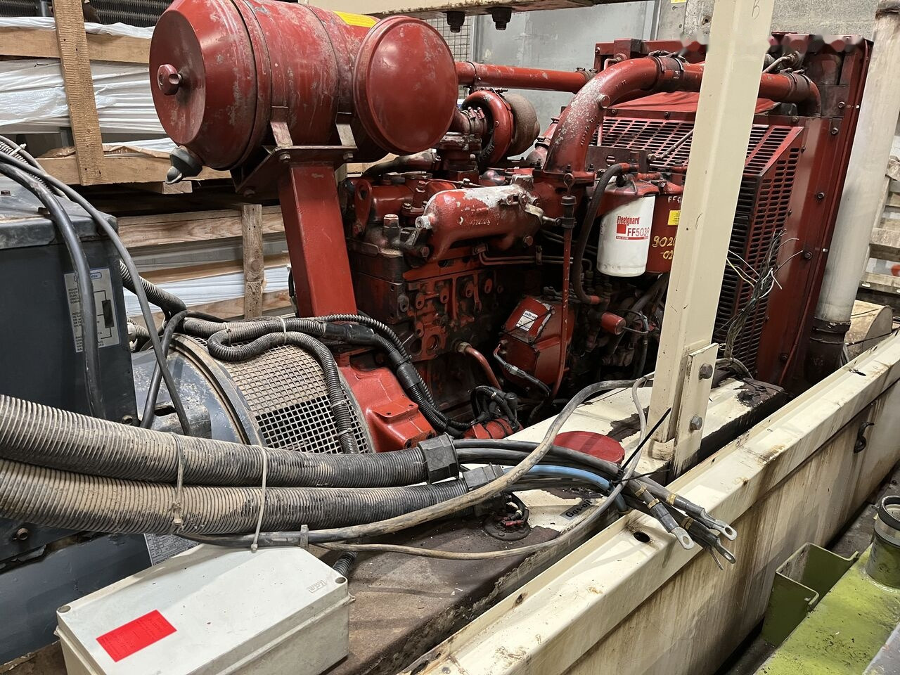 IVECO 240 kVa 8361 SRI - Set generatora: slika 3 IVECO 240 kVa 8361 SRI - Set generatora: slika 3