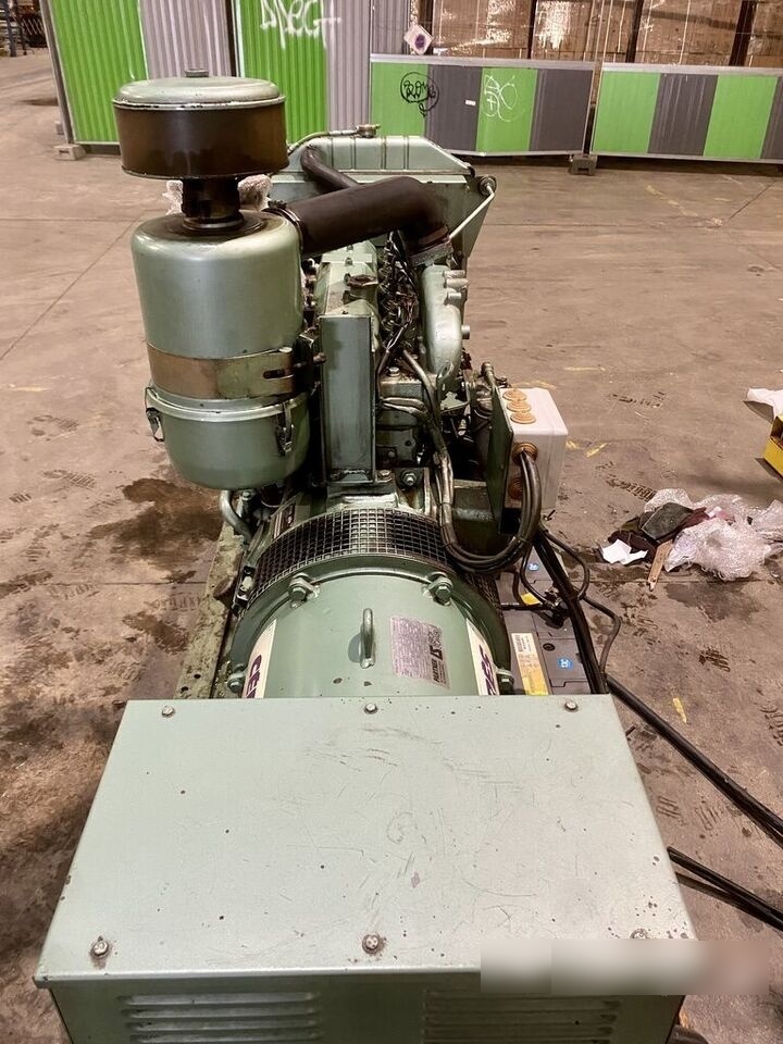 IVECO 80 kVa 8061 - Set generatora: slika 4 IVECO 80 kVa 8061 - Set generatora: slika 4