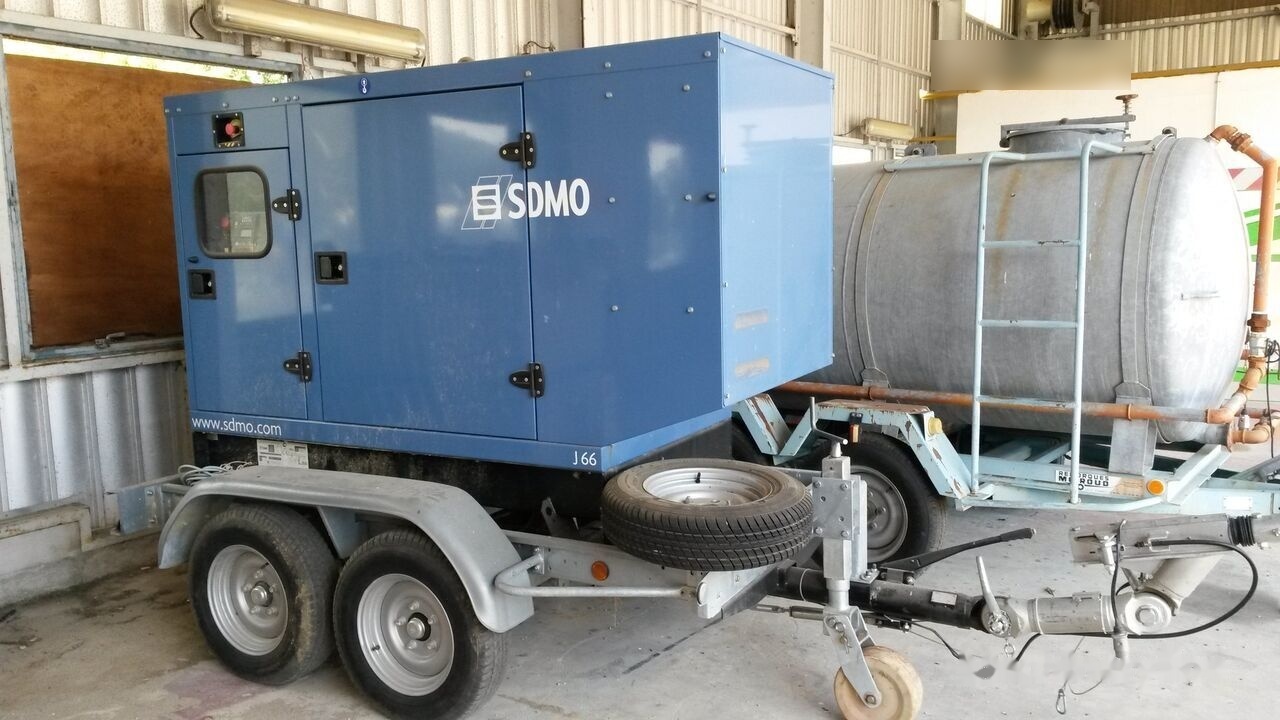 SDMO 70 kVa John Deere - Set generatora: slika 1 SDMO 70 kVa John Deere - Set generatora: slika 1