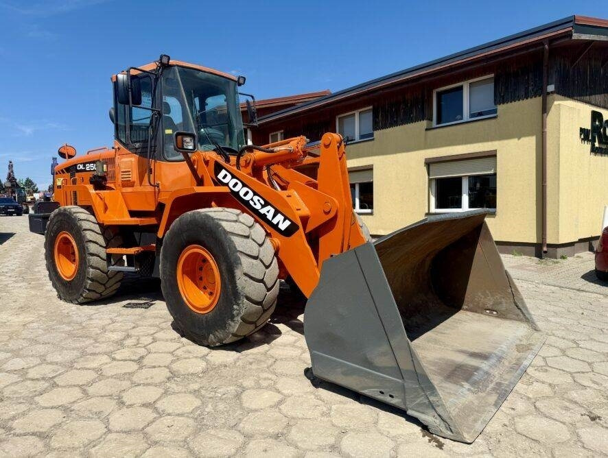 Doosan DL250 - Utovarivač točkaš: slika 2 Doosan DL250 - Utovarivač točkaš: slika 2