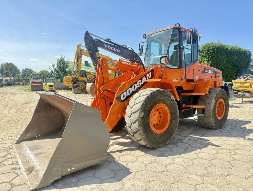 Doosan DL250 - Utovarivač točkaš: slika 5 Doosan DL250 - Utovarivač točkaš: slika 5