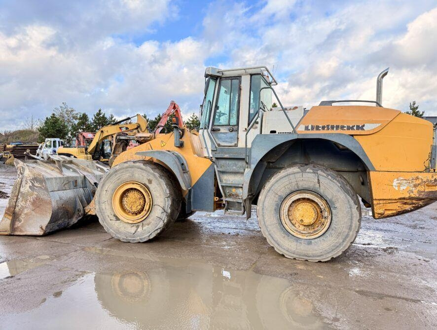 Liebherr L564 - Utovarivač točkaš: slika 2 Liebherr L564 - Utovarivač točkaš: slika 2