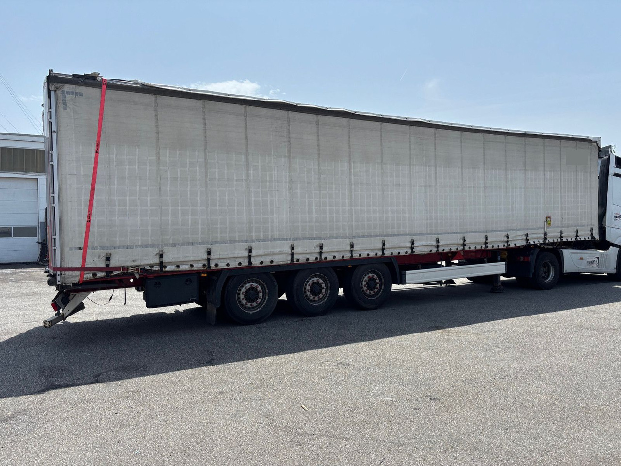 Kässbohrer Maxima XS Standard/Luft/Scheiben - Poluprikolica sa ceradom: slika 2 Kässbohrer Maxima XS Standard/Luft/Scheiben - Poluprikolica sa ceradom: slika 2