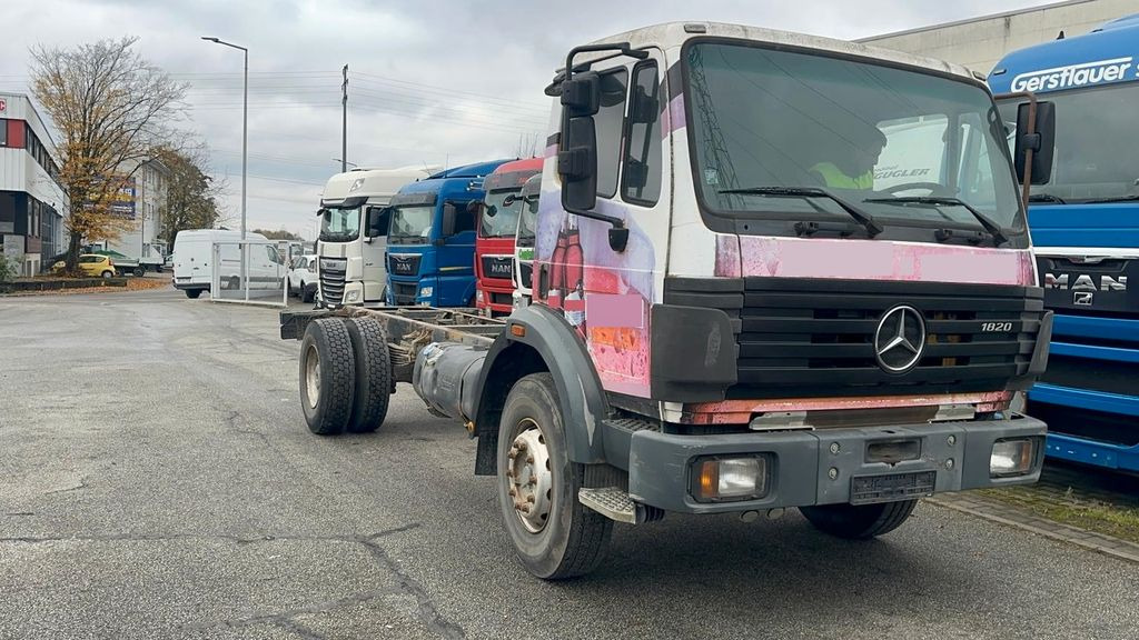 Mercedes-Benz 1820 AP Achse/Blatt/5x vorhanden - Kamion sa golom šasijom i zatvorenom kabinom: slika 2 Mercedes-Benz 1820 AP Achse/Blatt/5x vorhanden - Kamion sa golom šasijom i zatvorenom kabinom: slika 2