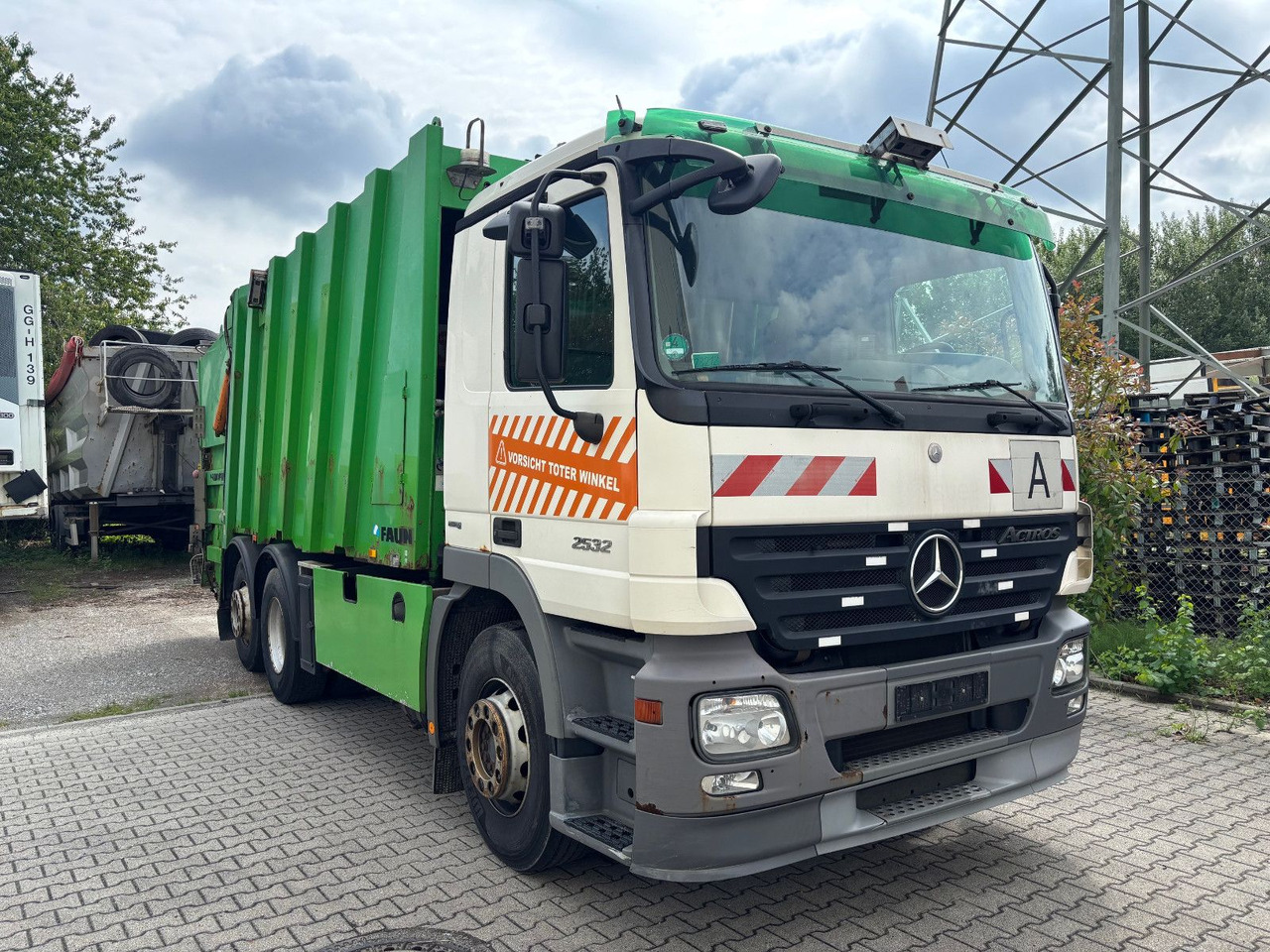 Mercedes-Benz 2532L EU5/Zöller Schüttung/VarioPress/Blatt-Luft - Kamion za smeće: slika 1 Mercedes-Benz 2532L EU5/Zöller Schüttung/VarioPress/Blatt-Luft - Kamion za smeće: slika 1
