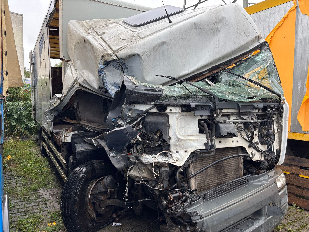 Renault 320*18 - Hladnjača: slika 2 Renault 320*18 - Hladnjača: slika 2