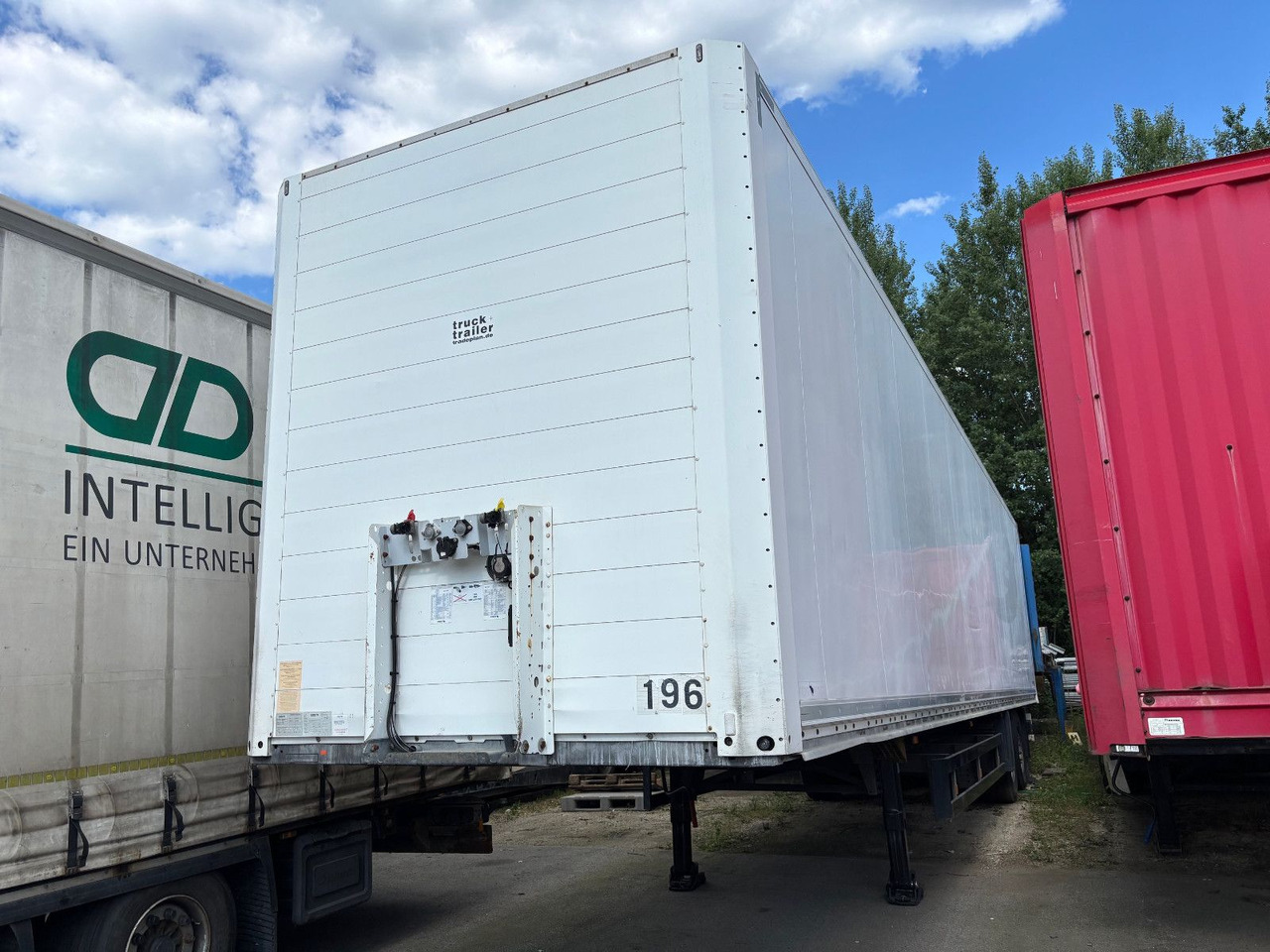 Schmitz Cargobull SKO18/L-13 Luft/Scheibenbremse - Poluprikolica sa zatvorenim sandukom: slika 1 Schmitz Cargobull SKO18/L-13 Luft/Scheibenbremse - Poluprikolica sa zatvorenim sandukom: slika 1
