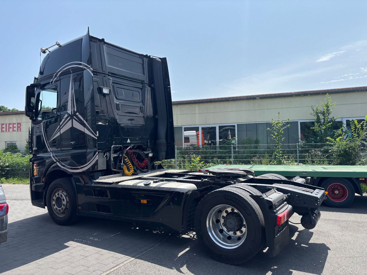 Mercedes-Benz Actros 1852 Giga Space/Alu Felgen/Retarder - Tegljač: slika 4 Mercedes-Benz Actros 1852 Giga Space/Alu Felgen/Retarder - Tegljač: slika 4