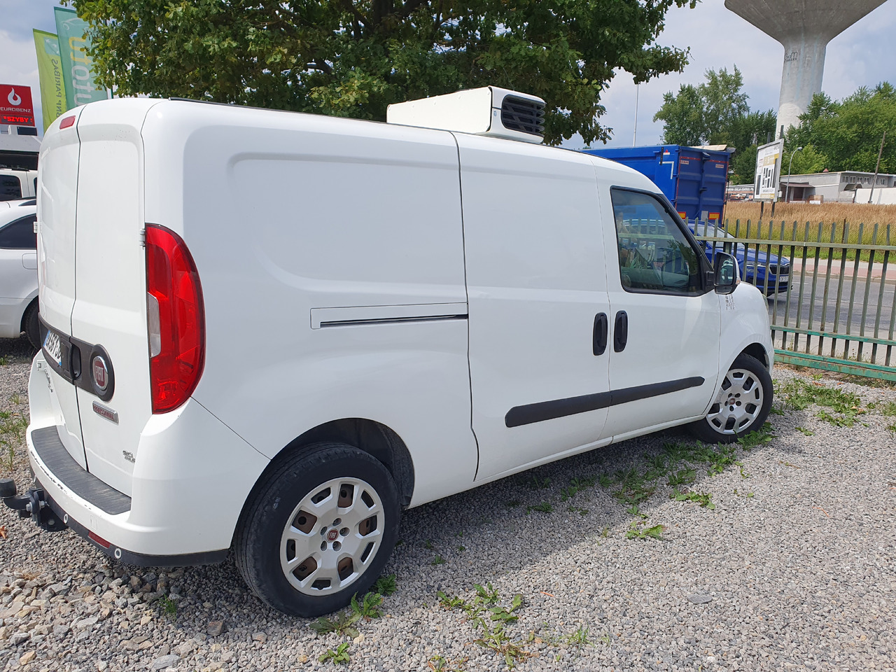 FIAT DOBLO LONG CHLODNIA carrier KLIMA EURO6 - Dostavno vozilo hladnjača: slika 2 FIAT DOBLO LONG CHLODNIA carrier KLIMA EURO6 - Dostavno vozilo hladnjača: slika 2
