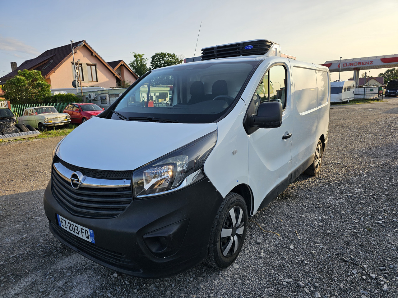 Opel VIVARO CHLODNIA CARRIER+230V CHLODZI GRZEJE KLIMA EURO6 - Dostavno vozilo hladnjača: slika 4 Opel VIVARO CHLODNIA CARRIER+230V CHLODZI GRZEJE KLIMA EURO6 - Dostavno vozilo hladnjača: slika 4