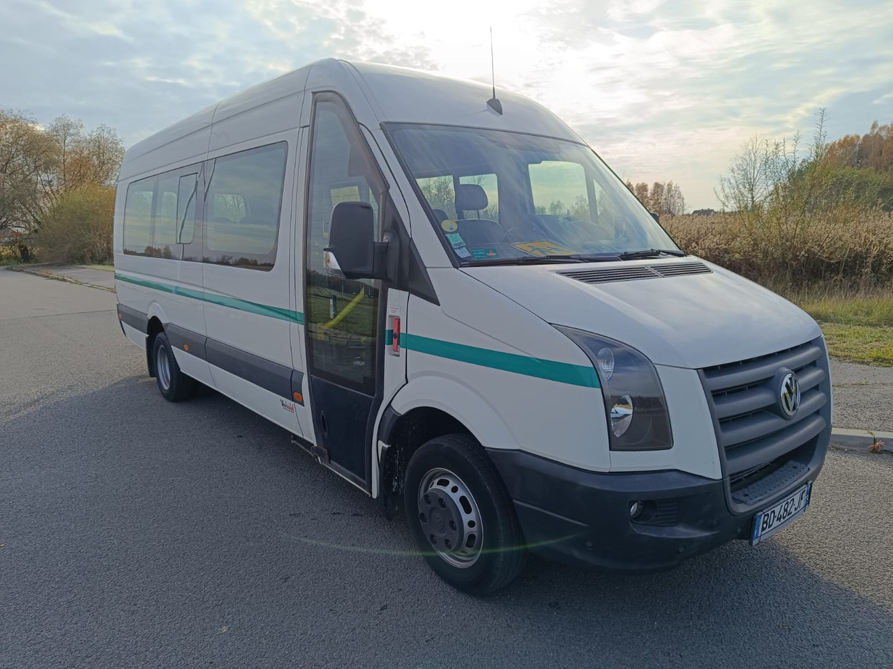 VOLKSWAGEN CRAFTER 23 OSOBY KLIMA WEBASTO KAMERA RETARDER HAK EURO5 - Turistički autobus: slika 1 VOLKSWAGEN CRAFTER 23 OSOBY KLIMA WEBASTO KAMERA RETARDER HAK EURO5 - Turistički autobus: slika 1