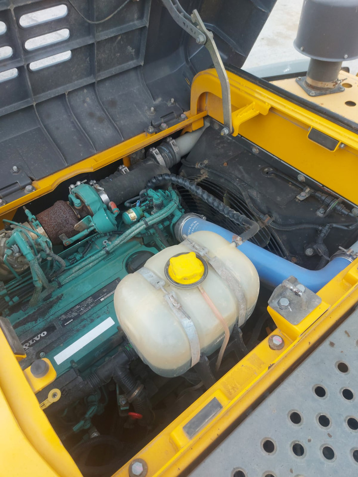 Bager guseničar Volvo EC 140 DL: slika 19