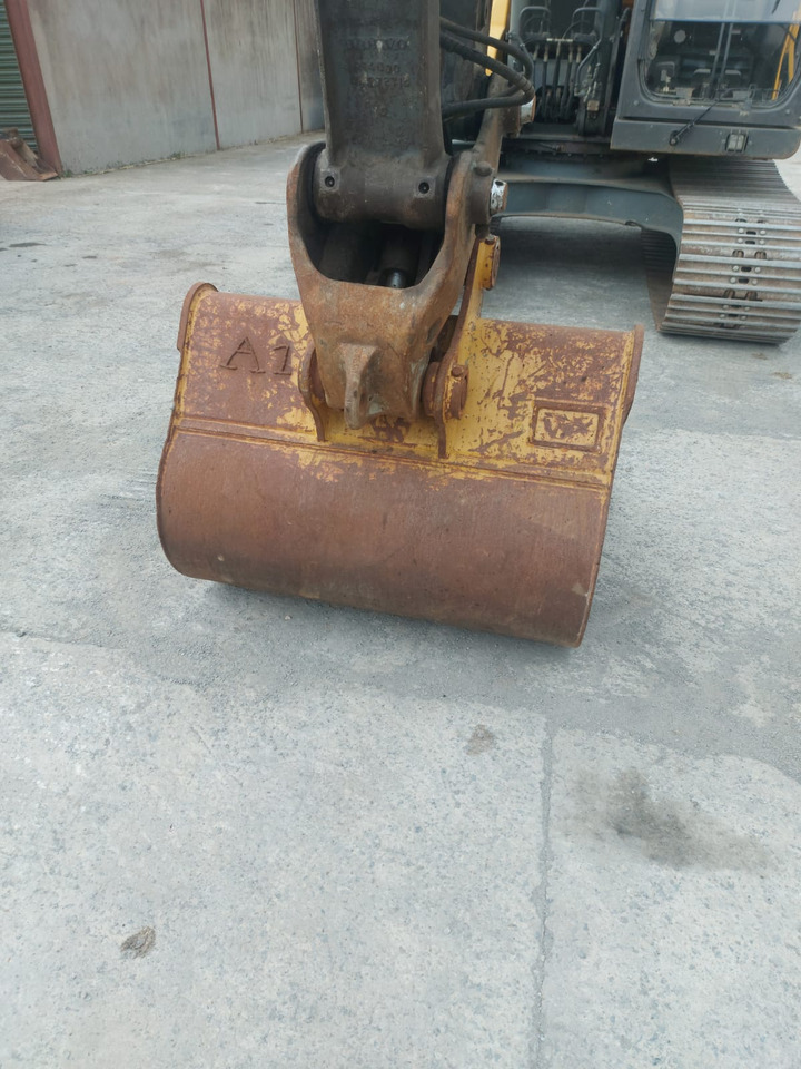 Bager guseničar Volvo EC 140 DL: slika 23