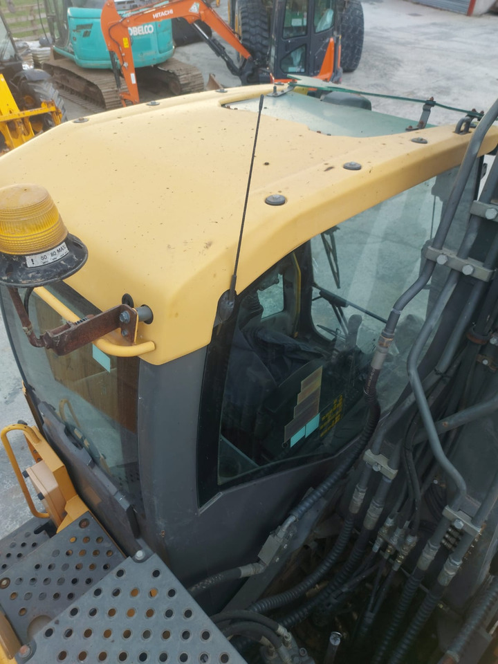 Bager guseničar Volvo EC 140 DL: slika 21