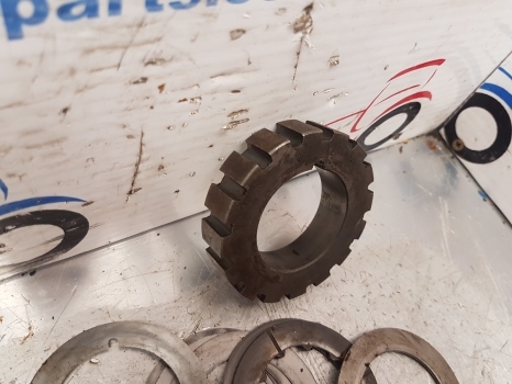 Case Cx, 3000, 4000 Series 4230 Transmission Gear And Shims 140222a1 - Transmisija za Traktor: slika 2 Case Cx, 3000, 4000 Series 4230 Transmission Gear And Shims 140222a1 - Transmisija za Traktor: slika 2