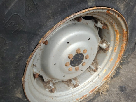 Case Jx80, Jx90 New Holland Td80d, Td90d Plus Rear Half Axle Rhs 5098565 - Zadnja osovina: slika 3 Case Jx80, Jx90 New Holland Td80d, Td90d Plus Rear Half Axle Rhs 5098565 - Zadnja osovina: slika 3