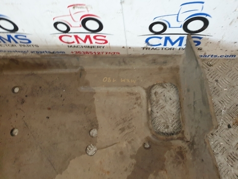 Case Mxm Series Mxm165, Mxm175, Mxm180, Mxm190 Cab Floor Mat 82023465 - Kabina i enterijer za Traktor: slika 2 Case Mxm Series Mxm165, Mxm175, Mxm180, Mxm190 Cab Floor Mat 82023465 - Kabina i enterijer za Traktor: slika 2