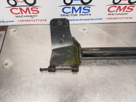 Vrata i delovi za Traktor Claas Arion 640, 500, 600 Hexashift, Cmatic, Cab Door Hinge Support 0021536290: slika 6