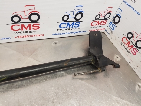 Vrata i delovi za Traktor Claas Arion 640, 500, 600 Hexashift, Cmatic, Cab Door Hinge Support 0021536290: slika 7