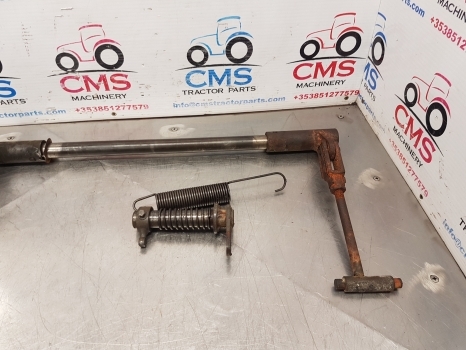 Claas Axos 340 Cx, Celtis, Ergos Parking Brake Lever 7700061065, 7700068412 - Delovi kočnica za Traktor: slika 3 Claas Axos 340 Cx, Celtis, Ergos Parking Brake Lever 7700061065, 7700068412 - Delovi kočnica za Traktor: slika 3