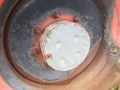 Claas Scorpion 732, 736, 741 Front Rhs, Rear Lhs Axle Hub Complete 0019230850 - Zadnja osovina: slika 1 Claas Scorpion 732, 736, 741 Front Rhs, Rear Lhs Axle Hub Complete 0019230850 - Zadnja osovina: slika 1