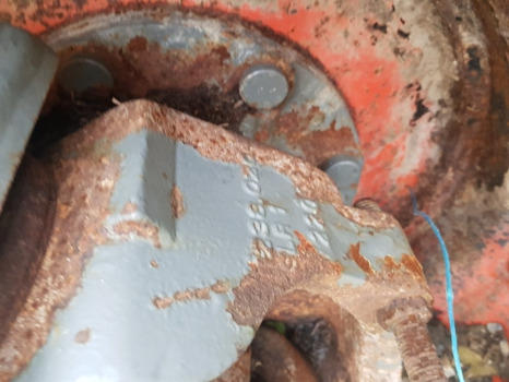 Claas Scorpion 736, 732, 635 Front Axle Hub Lhs Complete 0019230850, 2380204 - Prednja osovina: slika 2 Claas Scorpion 736, 732, 635 Front Axle Hub Lhs Complete 0019230850, 2380204 - Prednja osovina: slika 2