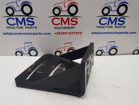 Deutz Agrotron M620 Front Mudguard Bracket 0.016.0439.2 - Blatobran: slika 1 Deutz Agrotron M620 Front Mudguard Bracket 0.016.0439.2 - Blatobran: slika 1