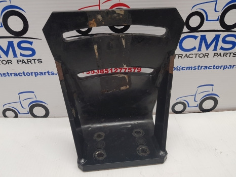 Deutz Agrotron M620 Front Mudguard Bracket 0.016.0439.2 - Blatobran: slika 2 Deutz Agrotron M620 Front Mudguard Bracket 0.016.0439.2 - Blatobran: slika 2