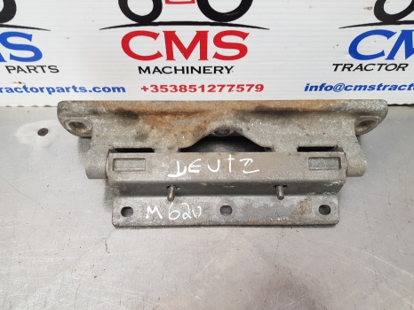 Deutz Agrotron  M620, M, 6 Bonnet, Hood Hinge Support Assy 0.013.0881.0/40 - Karoserija i eksterijer: slika 2 Deutz Agrotron  M620, M, 6 Bonnet, Hood Hinge Support Assy 0.013.0881.0/40 - Karoserija i eksterijer: slika 2