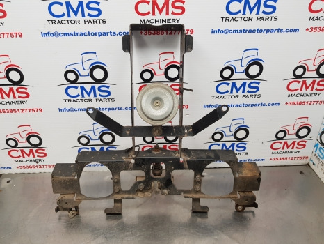 Deutz Agrotron  M620, M, 6 Bonnet, Hood Hinge Support Lock 0.013.0111.3/40 - Karoserija i eksterijer: slika 1 Deutz Agrotron  M620, M, 6 Bonnet, Hood Hinge Support Lock 0.013.0111.3/40 - Karoserija i eksterijer: slika 1