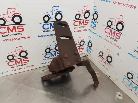 Fendt 724 S4, 700 Series, Front Axle Mudguard Bracket Rhs 718701030310 - Prednja osovina: slika 3 Fendt 724 S4, 700 Series, Front Axle Mudguard Bracket Rhs 718701030310 - Prednja osovina: slika 3