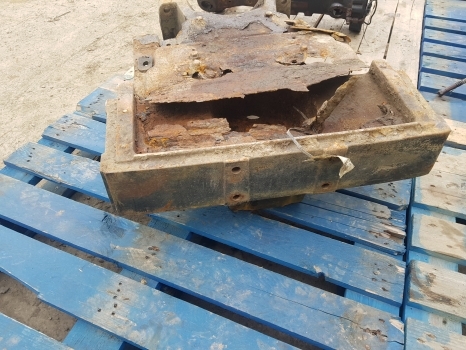 Fiat 90-90, 100-90, 110-90 Front Axle Support 5130607; 5109452 - Prednja osovina za Traktor: slika 2 Fiat 90-90, 100-90, 110-90 Front Axle Support 5130607; 5109452 - Prednja osovina za Traktor: slika 2
