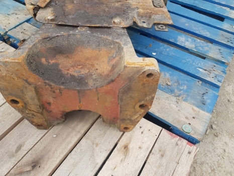 Fiat 90-90, 100-90, 110-90 Front Axle Support 5130607; 5109452 - Prednja osovina za Traktor: slika 4 Fiat 90-90, 100-90, 110-90 Front Axle Support 5130607; 5109452 - Prednja osovina za Traktor: slika 4